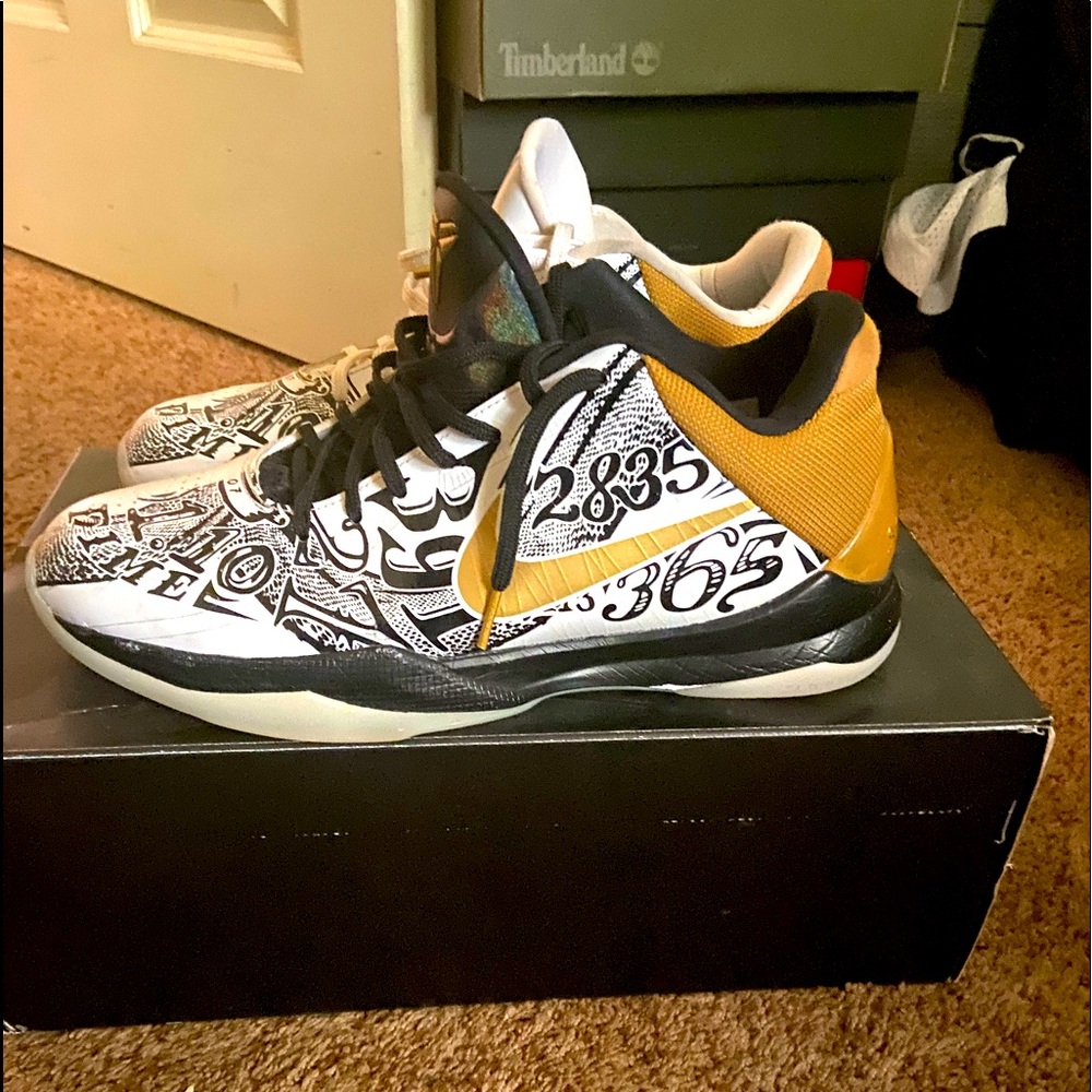 Kobe 5 protro ‘Big Stage’ size 10.5